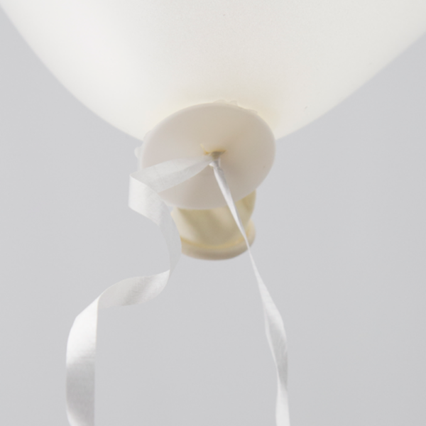100 Automatic balloonseals with ribbon white