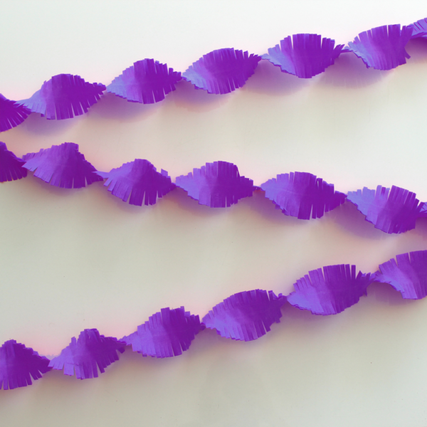 Crepe Garland 24m flame retardant purple - Image 2