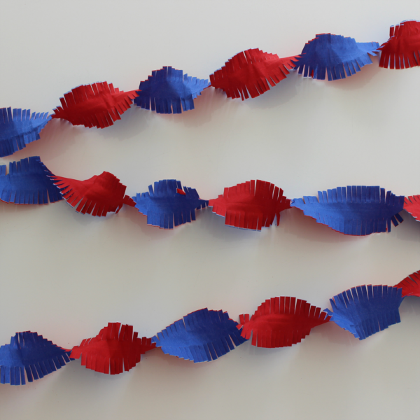 Crepe Garland 24m flame retardant red-white-white-blue - Image 2